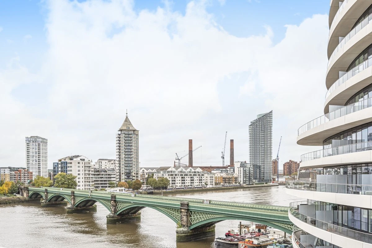 Lombard Road, Battersea, London, SW11 - image 2