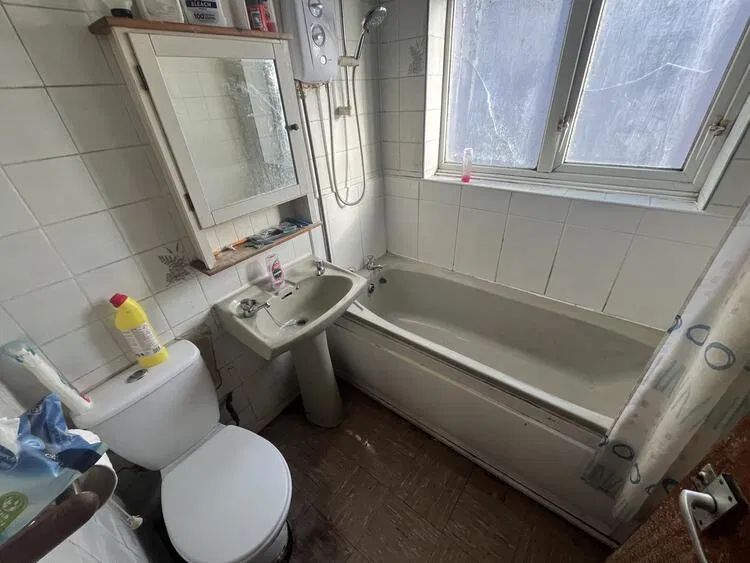106 Wyggeston Street, Burton-on-Trent, Staffordshire DE13 0SB - image 4
