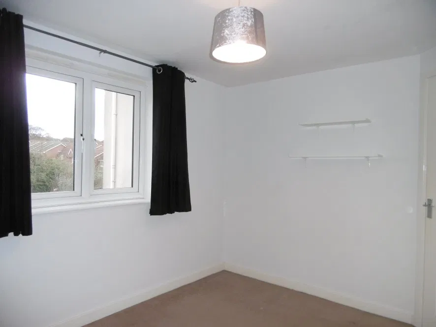 9 Aston House, Horse Chestnut Close, Chesterfield, Derbyshire S40 2FF - image 4