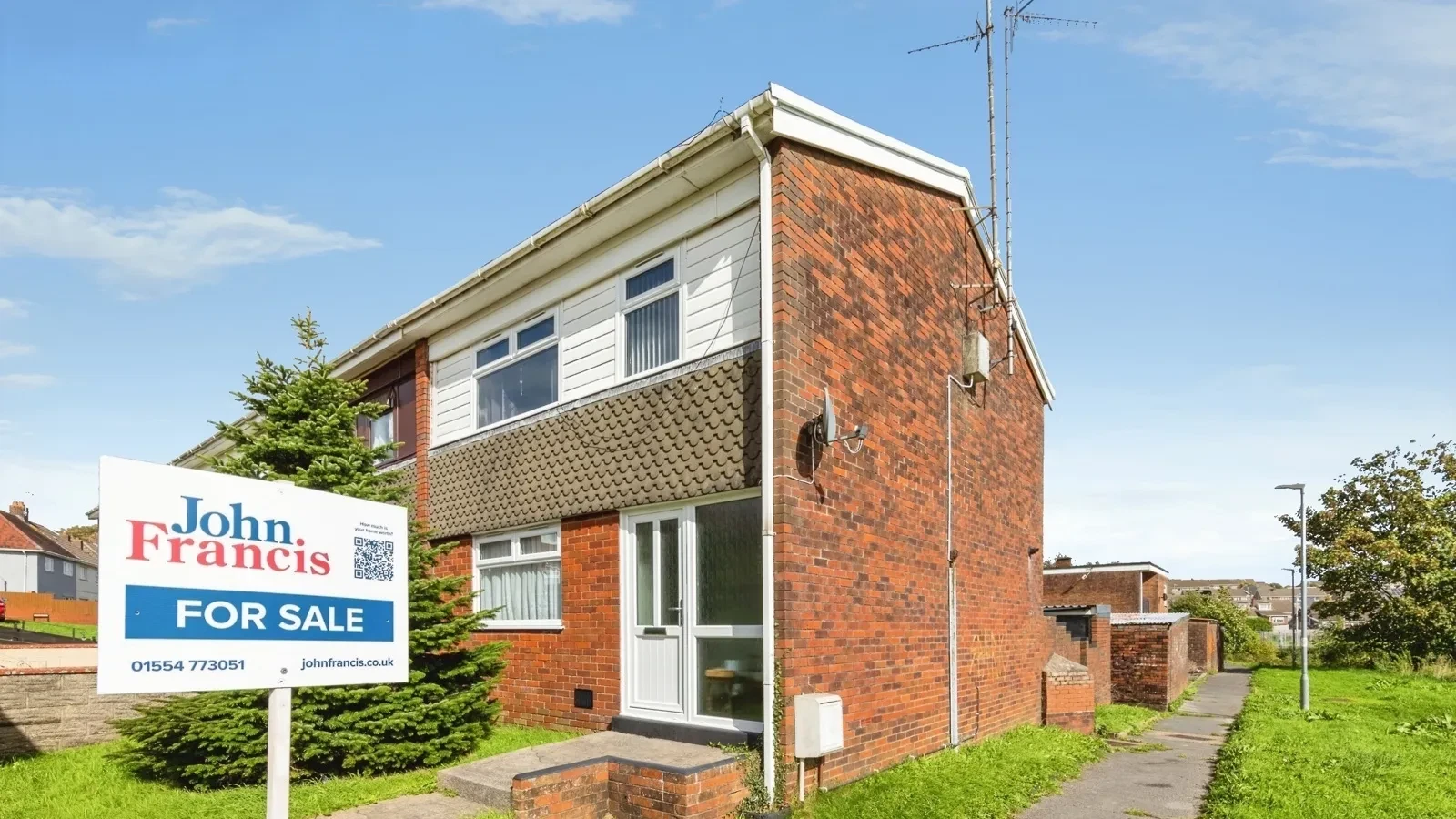 Maestir, Llanelli, Carmarthenshire, SA15 - image 1