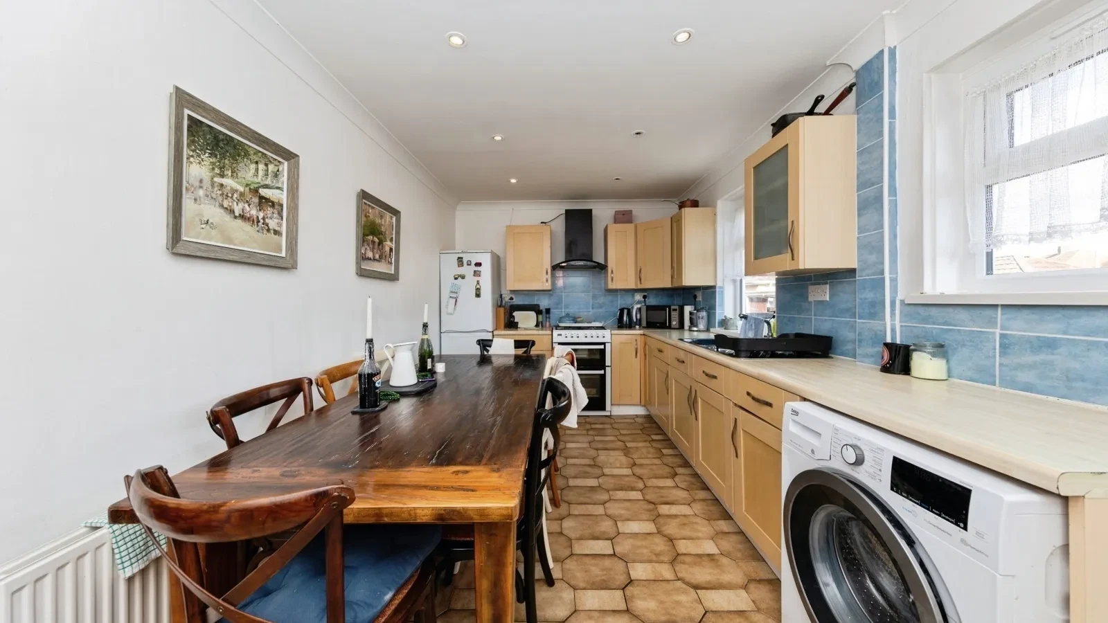 Maestir, Llanelli, Carmarthenshire, SA15 - image 4