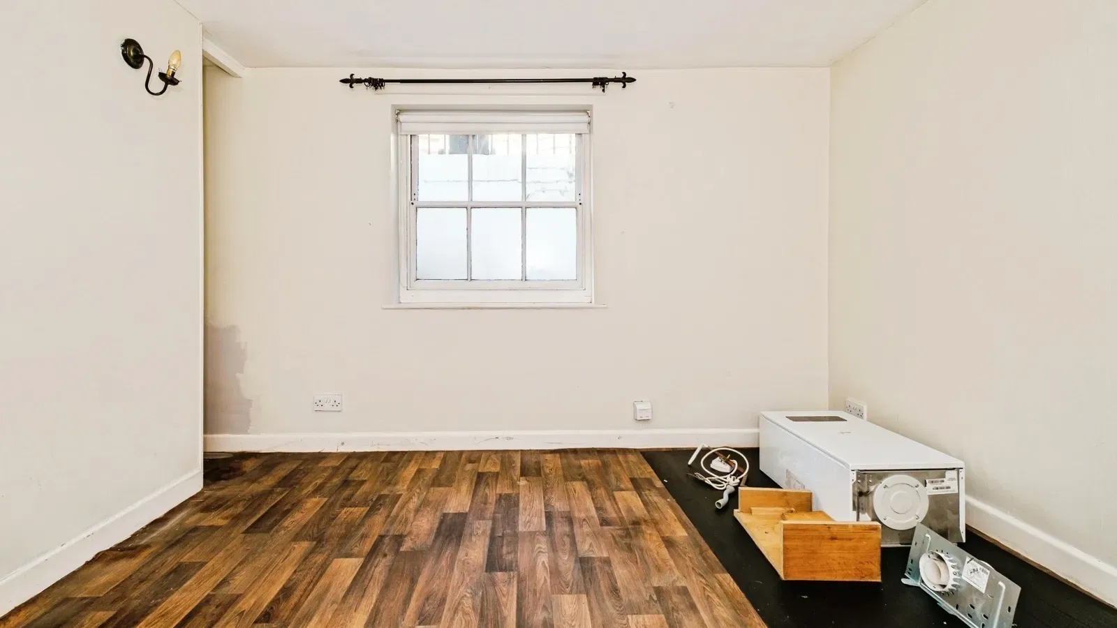 Warwick Road, WORTHING, West Sussex, BN11 - image 5