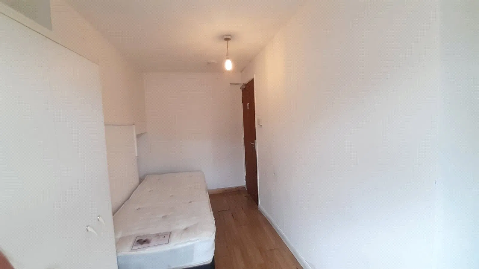Siskin Drive, Birmingham, West Midlands - image 4