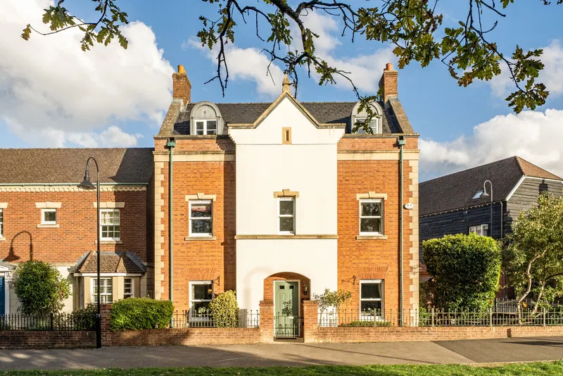 East Wichel Way, East Wichel, Swindon, SN1 7AD