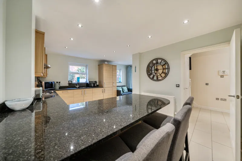 East Wichel Way, East Wichel, Swindon, SN1 7AD - image 3