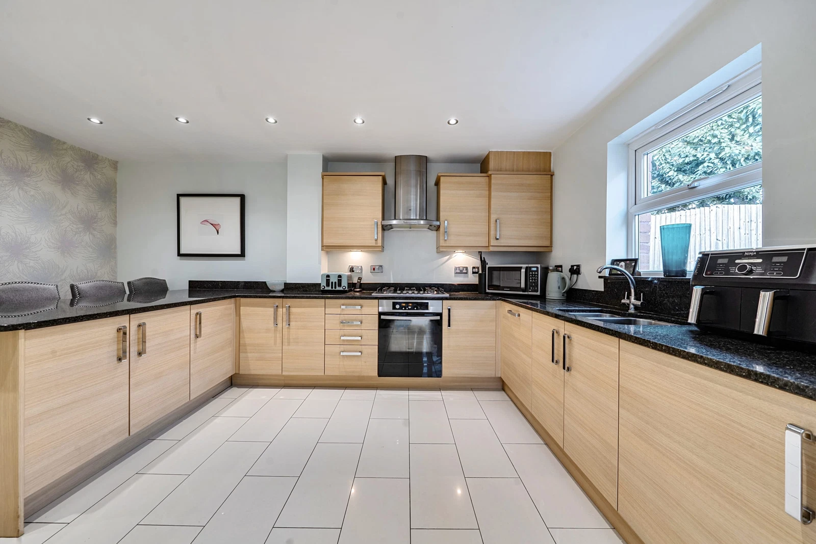 East Wichel Way, East Wichel, Swindon, SN1 7AD - image 5