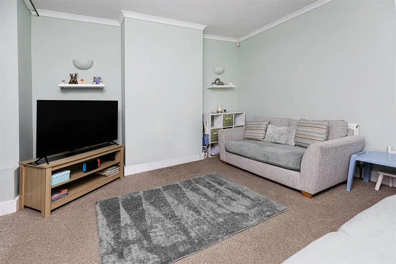 Beech Street, Paddock, Huddersfield - image 3