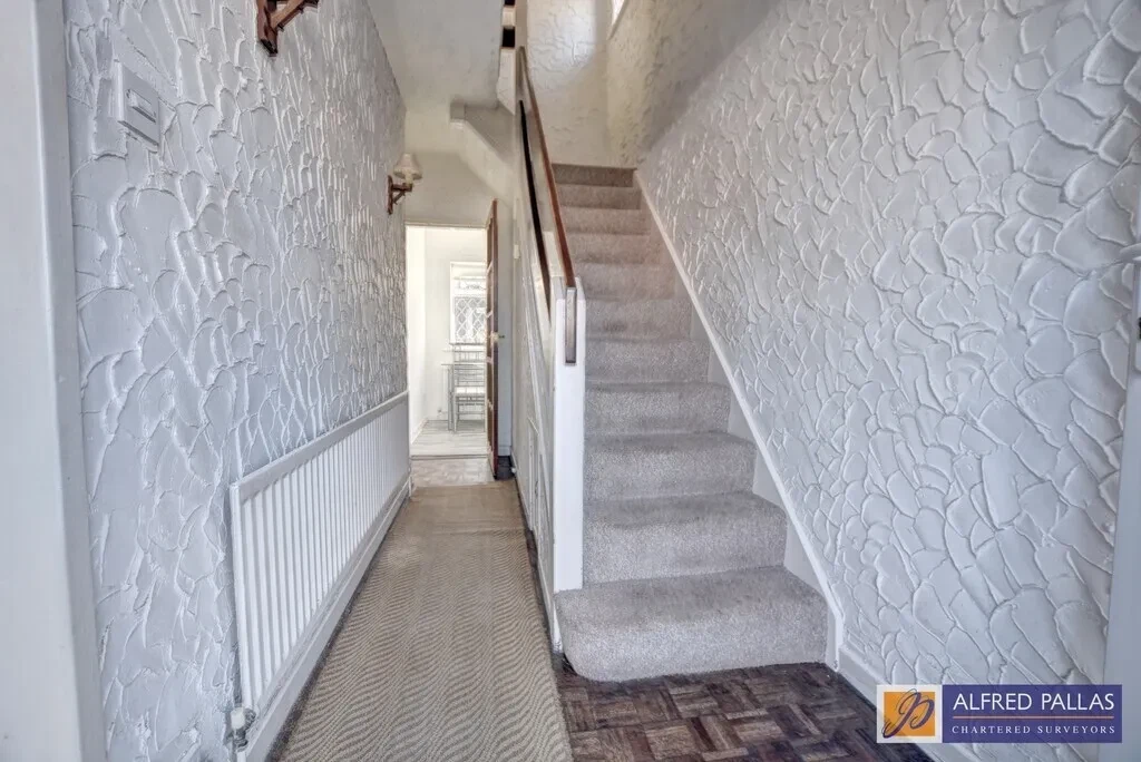 Dykelands Road, Seaburn - image 10