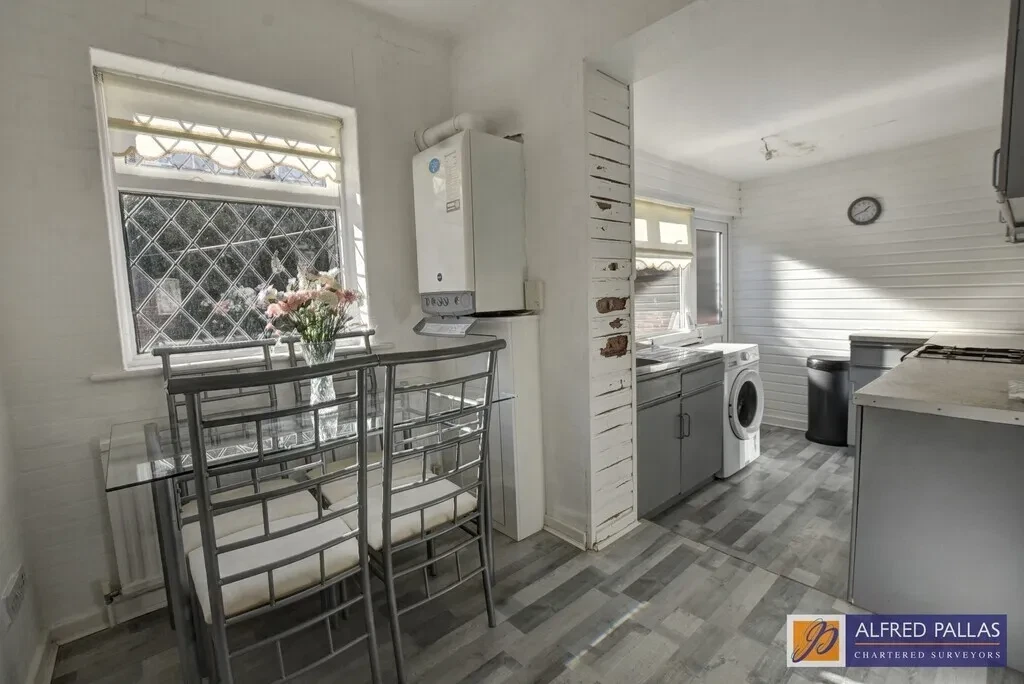 Dykelands Road, Seaburn - image 8
