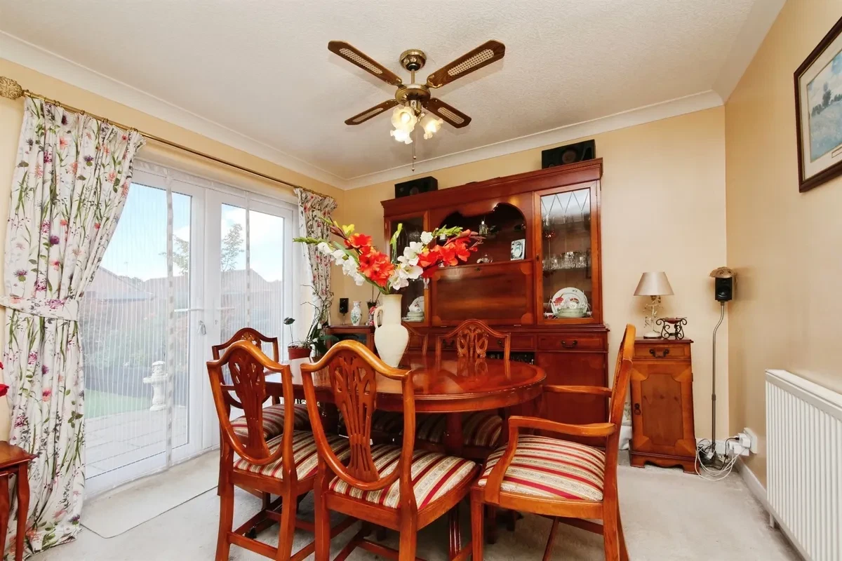 Acacia Grove, Haxby, York - image 3