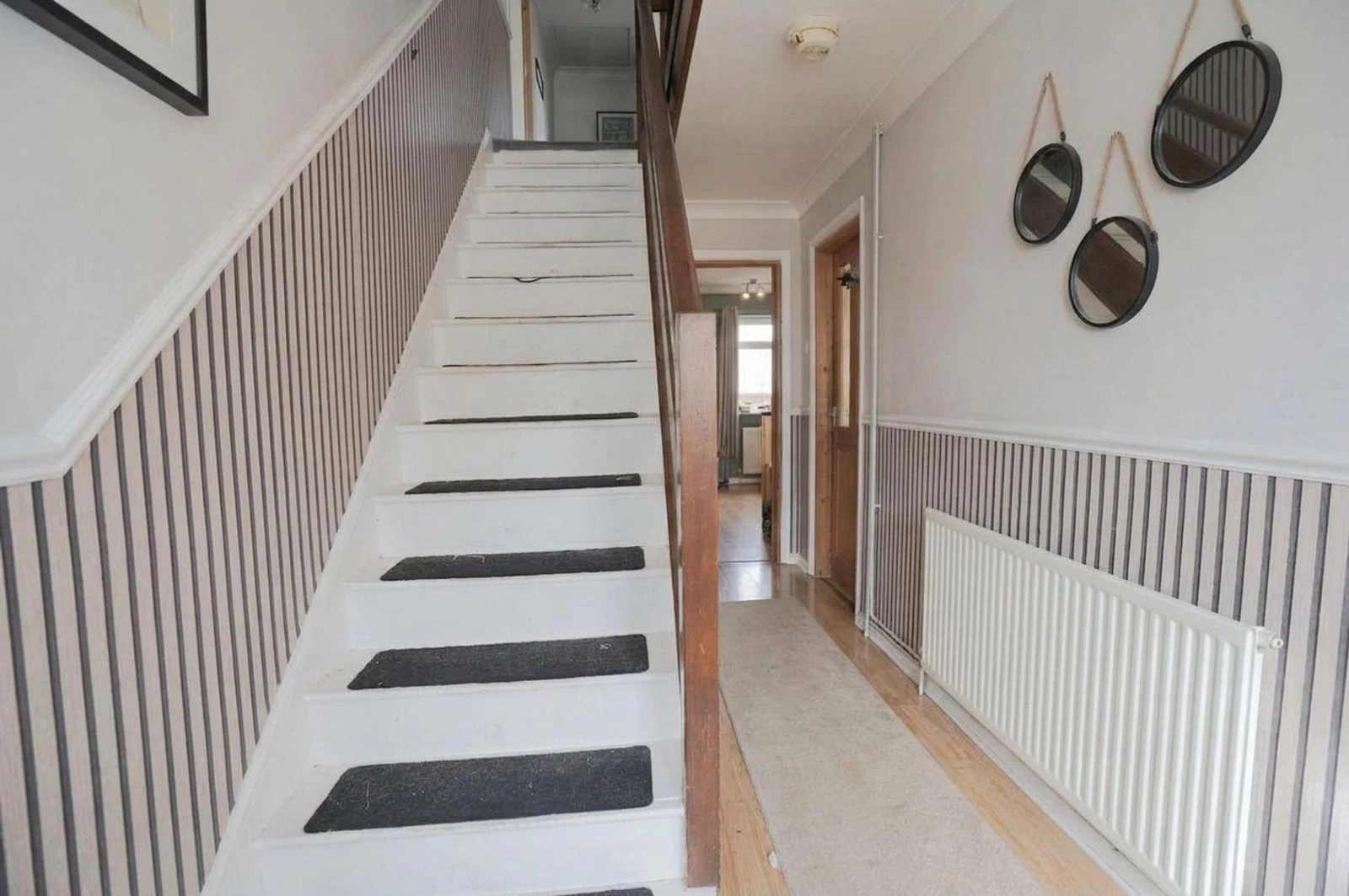 Coventry Close, Scunthorpe, DN17 1QN - image 2