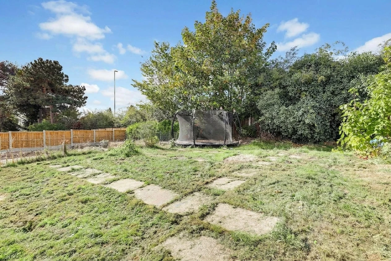Woodside Drive, Arnold, NG5 - image 13