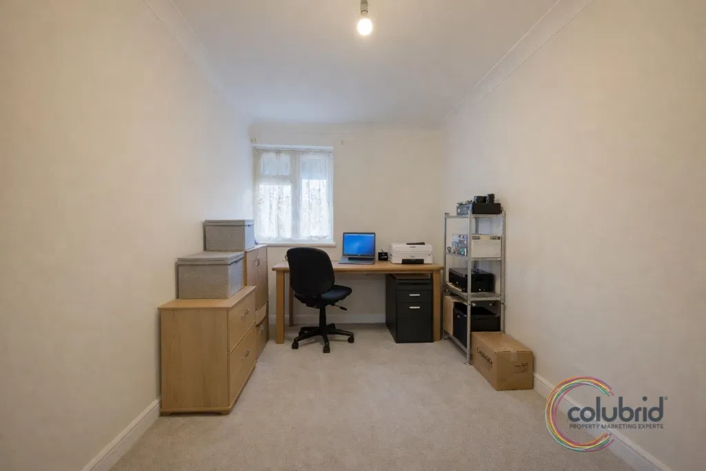 Southwark Path, Basildon, SS14 3QW - image 4