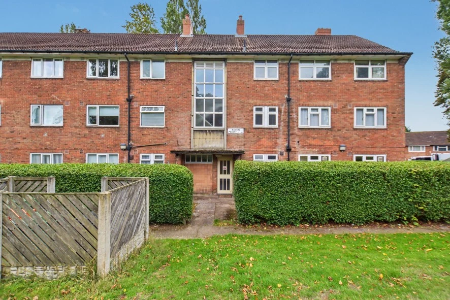 25 Saxon Mount, Moortown, Leeds, West Yorkshire, LS17 5DT - image 1