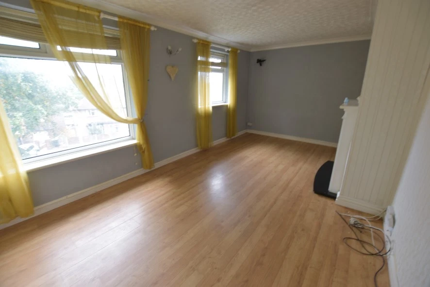 25 Saxon Mount, Moortown, Leeds, West Yorkshire, LS17 5DT - image 4