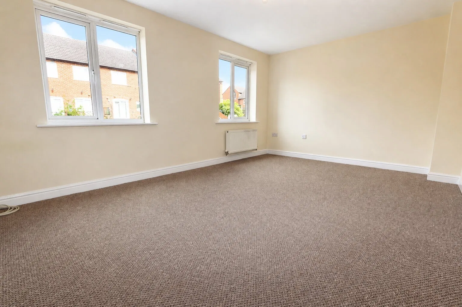 Bellway Close, Kettering, NN16 - image 3