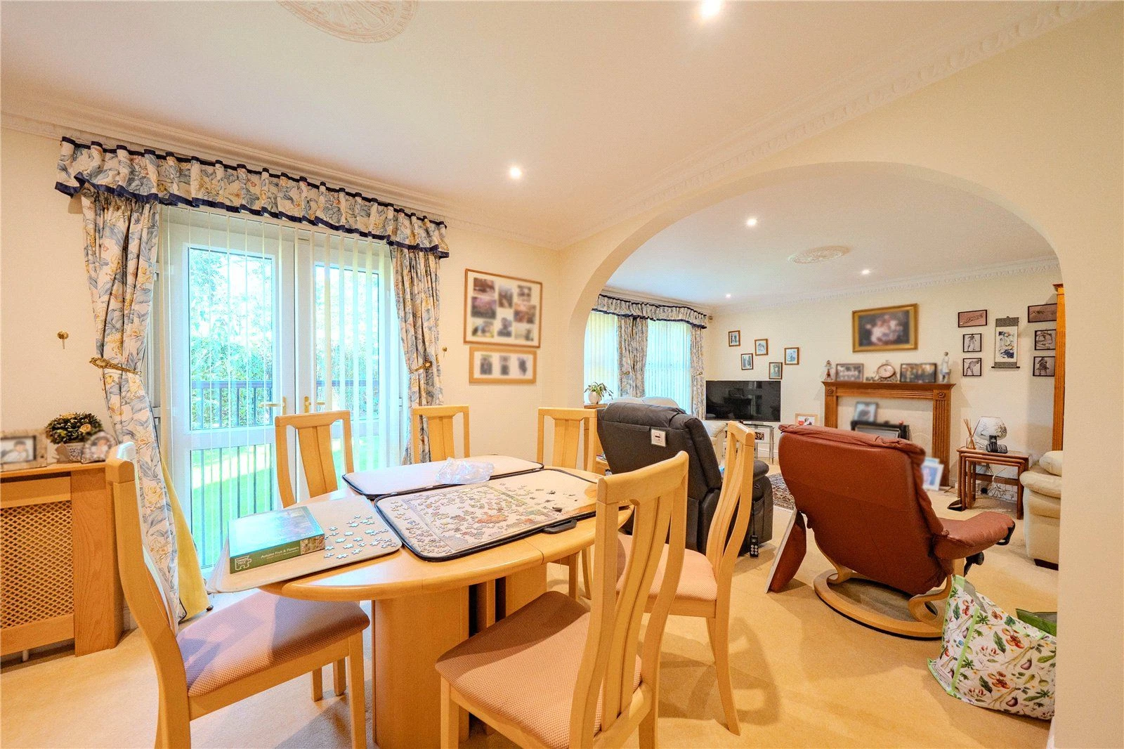 Alwoodley Chase, Harrogate Road, Leeds, LS17 8ER - image 4