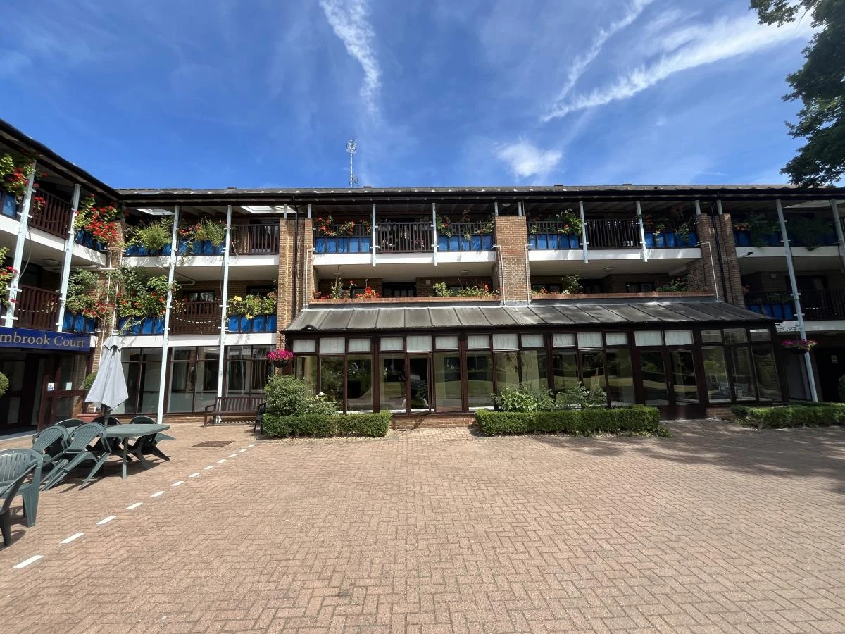 Emmbrook Court, Reading, Berkshire, RG6 5TZ - image 20