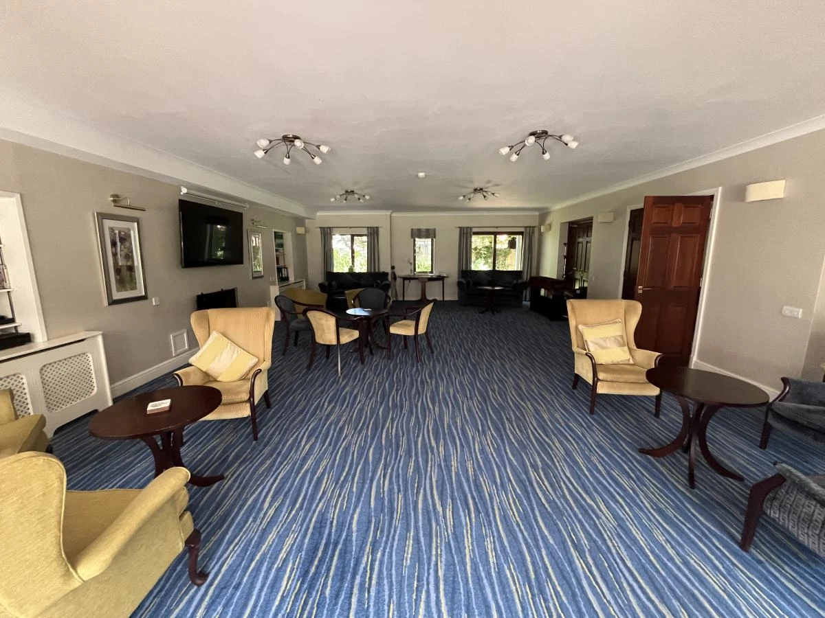 Emmbrook Court, Reading, Berkshire, RG6 5TZ - image 4