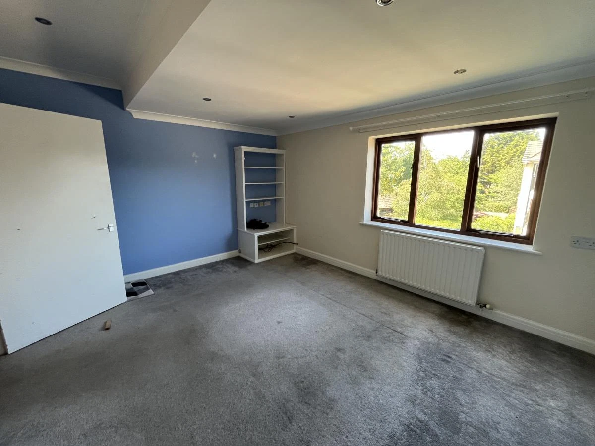 Emmbrook Court, Reading, Berkshire, RG6 5TZ - image 5