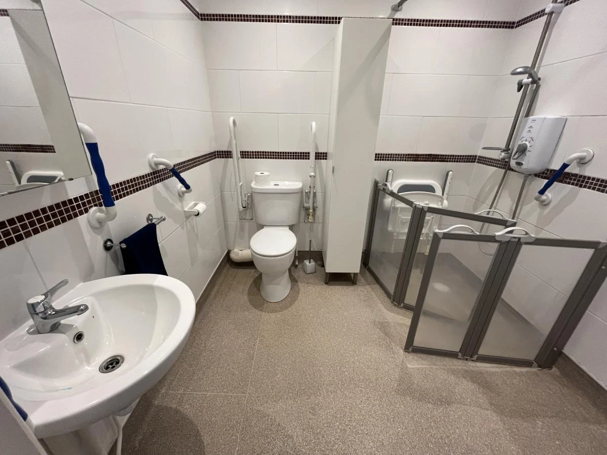 Emmbrook Court, Reading, Berkshire, RG6 5TZ - image 6