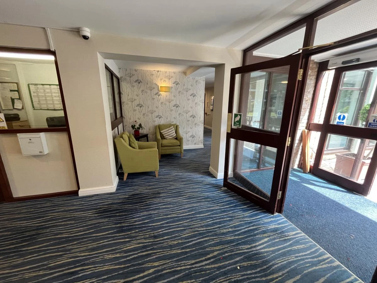 Emmbrook Court, Reading, Berkshire, RG6 5TZ - image 7