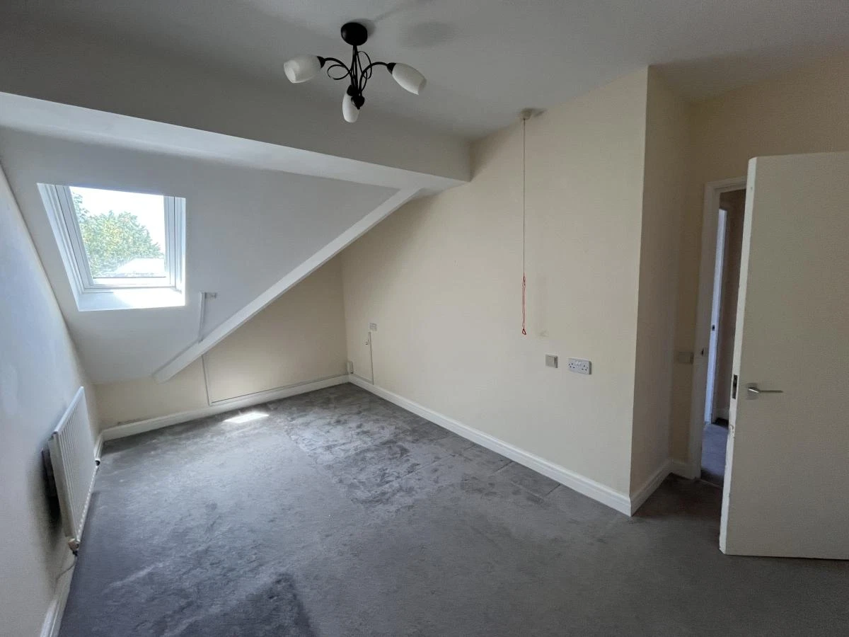 Emmbrook Court, Reading, Berkshire, RG6 5TZ - image 8