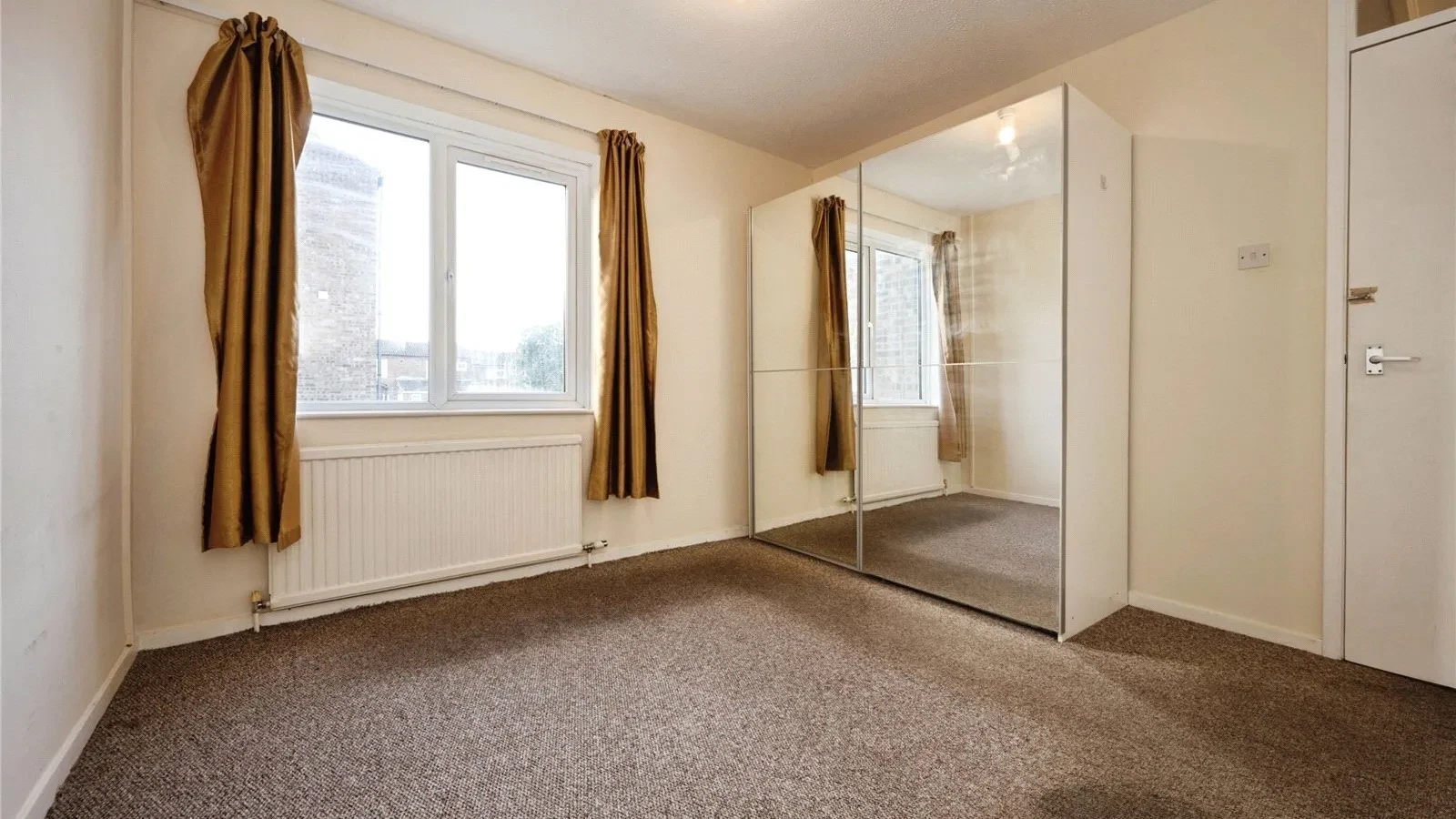 Elgar Path, Luton, Bedfordshire, LU2 - image 10