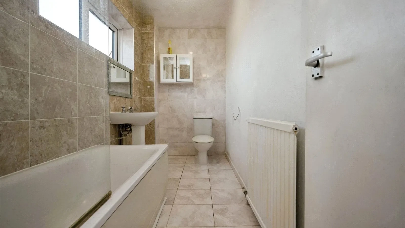 Elgar Path, Luton, Bedfordshire, LU2 - image 12