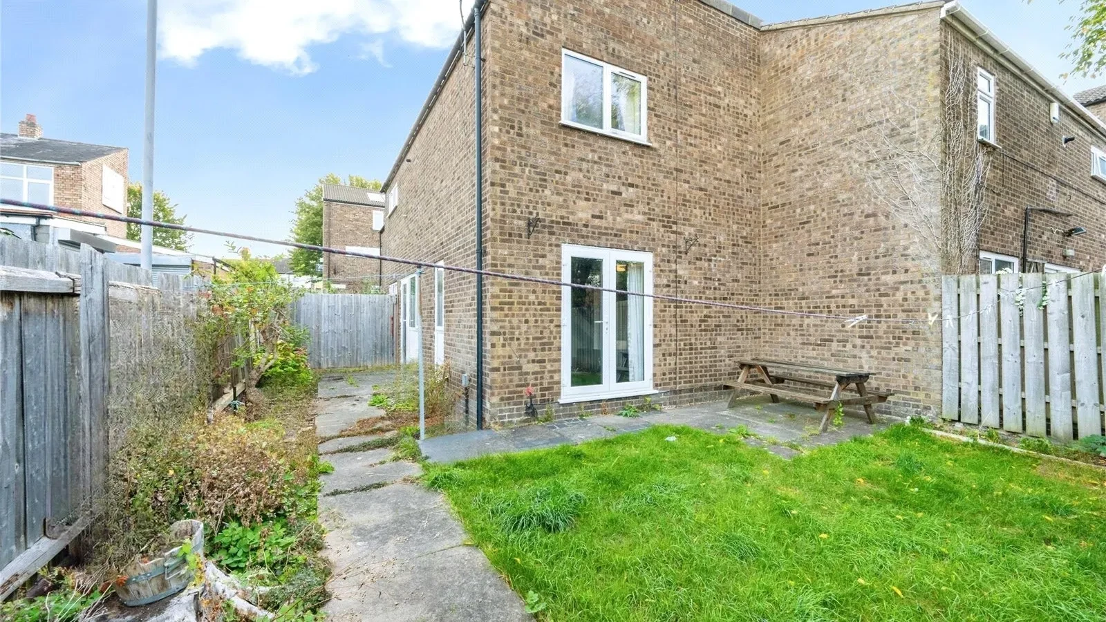 Elgar Path, Luton, Bedfordshire, LU2 - image 16