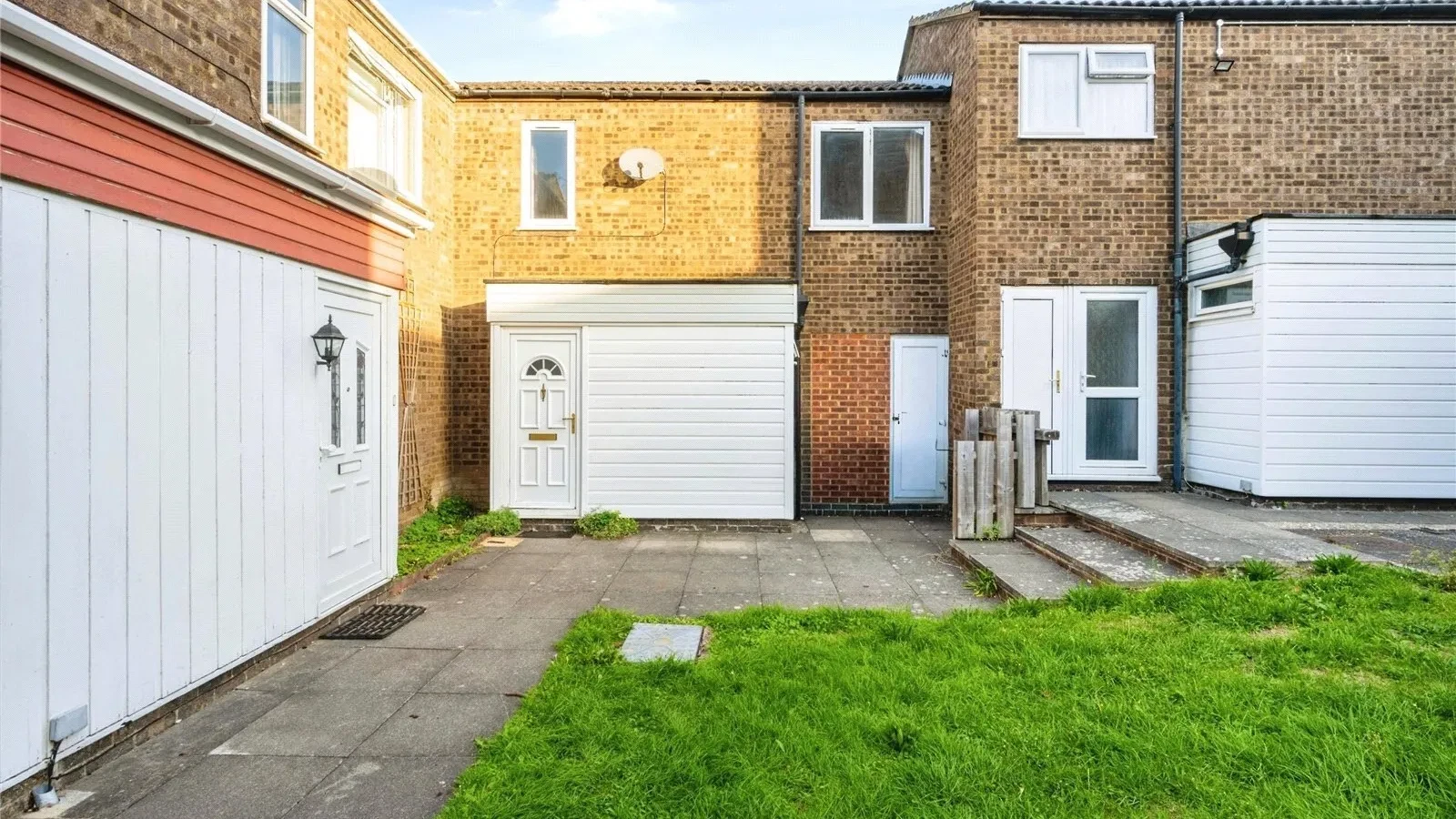 Elgar Path, Luton, Bedfordshire, LU2 - image 17