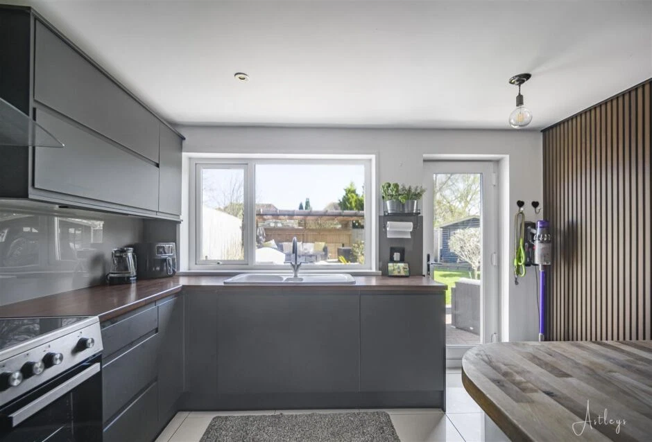 Dynevor Avenue, Neath - image 10