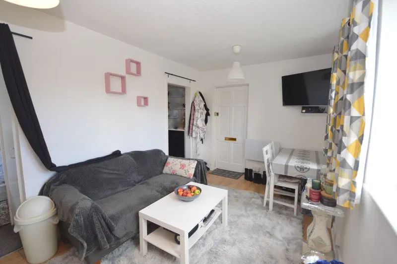 Hambleton Close, Widnes, WA8 4SN - image 3