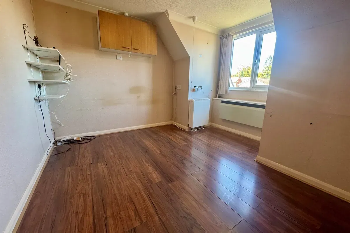 Chelmsford Road, Shenfield, Brentwood - image 4