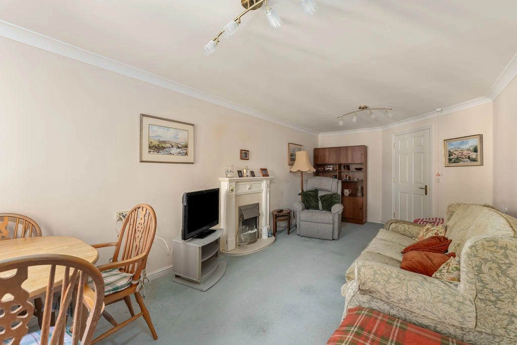 29 Foxhall Court, School Lane, Banbury, OX16 2AU - image 2