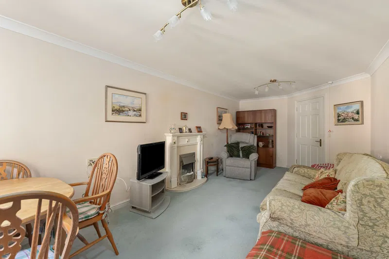 29 Foxhall Court, School Lane, Banbury, OX16 2AU - image 2