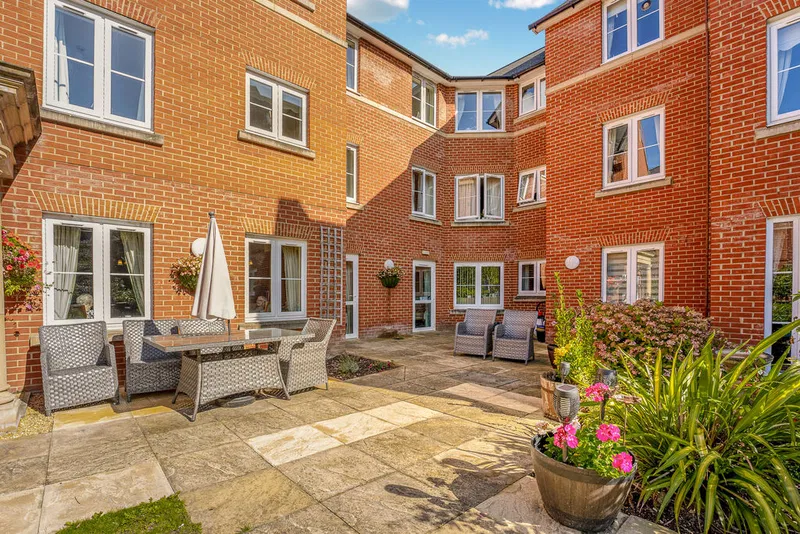29 Foxhall Court, School Lane, Banbury, OX16 2AU - image 3