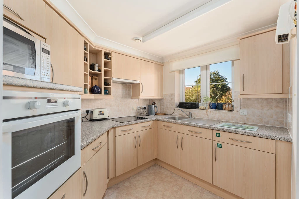 29 Foxhall Court, School Lane, Banbury, OX16 2AU - image 4
