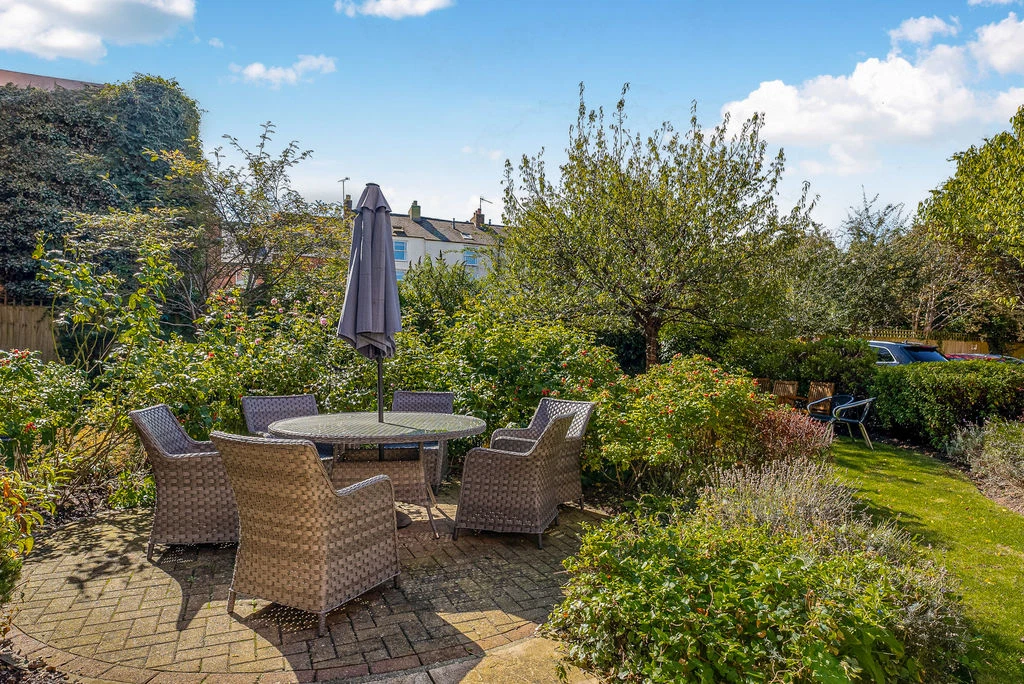 29 Foxhall Court, School Lane, Banbury, OX16 2AU - image 5
