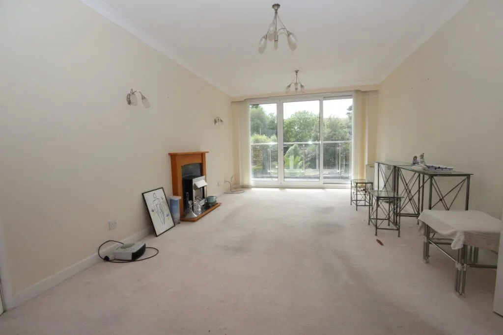 West Cliff Road, West Cliff, Bournemouth - image 2