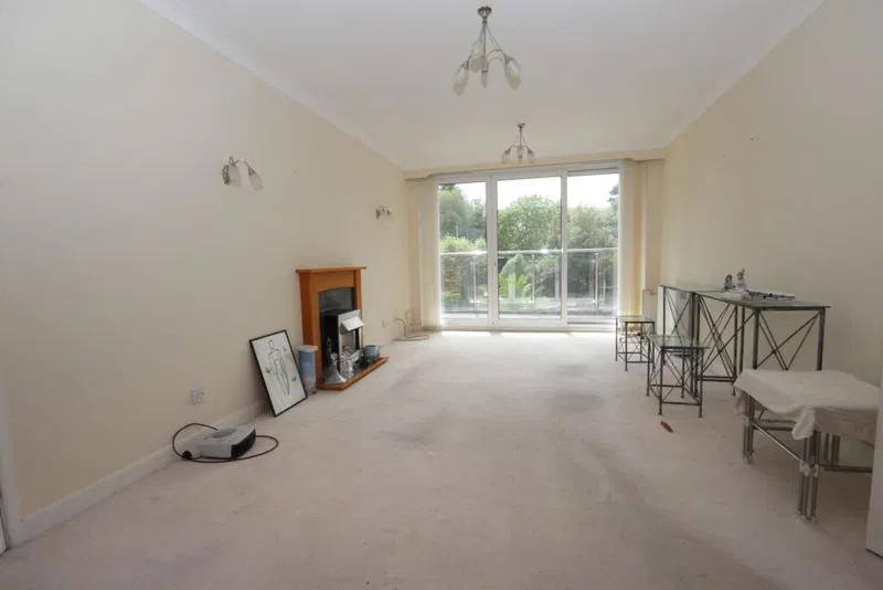 West Cliff Road, West Cliff, Bournemouth - image 2