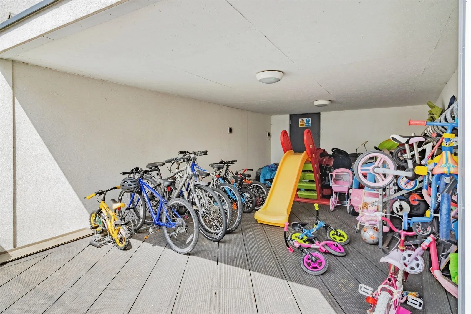 Bishops Place, Paignton, Devon, TQ3 3EB - image 5