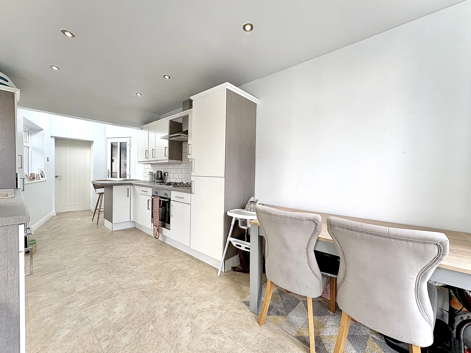 Kings Road, Sedgley, DY3 - image 10