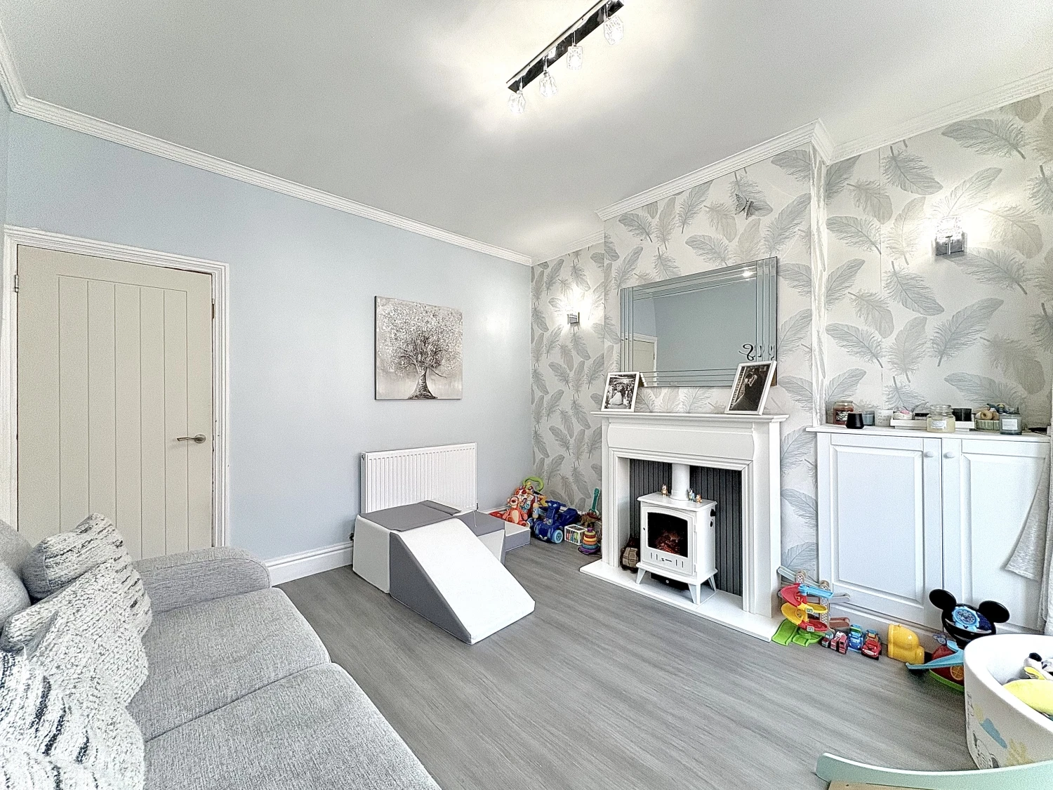 Kings Road, Sedgley, DY3 - image 2