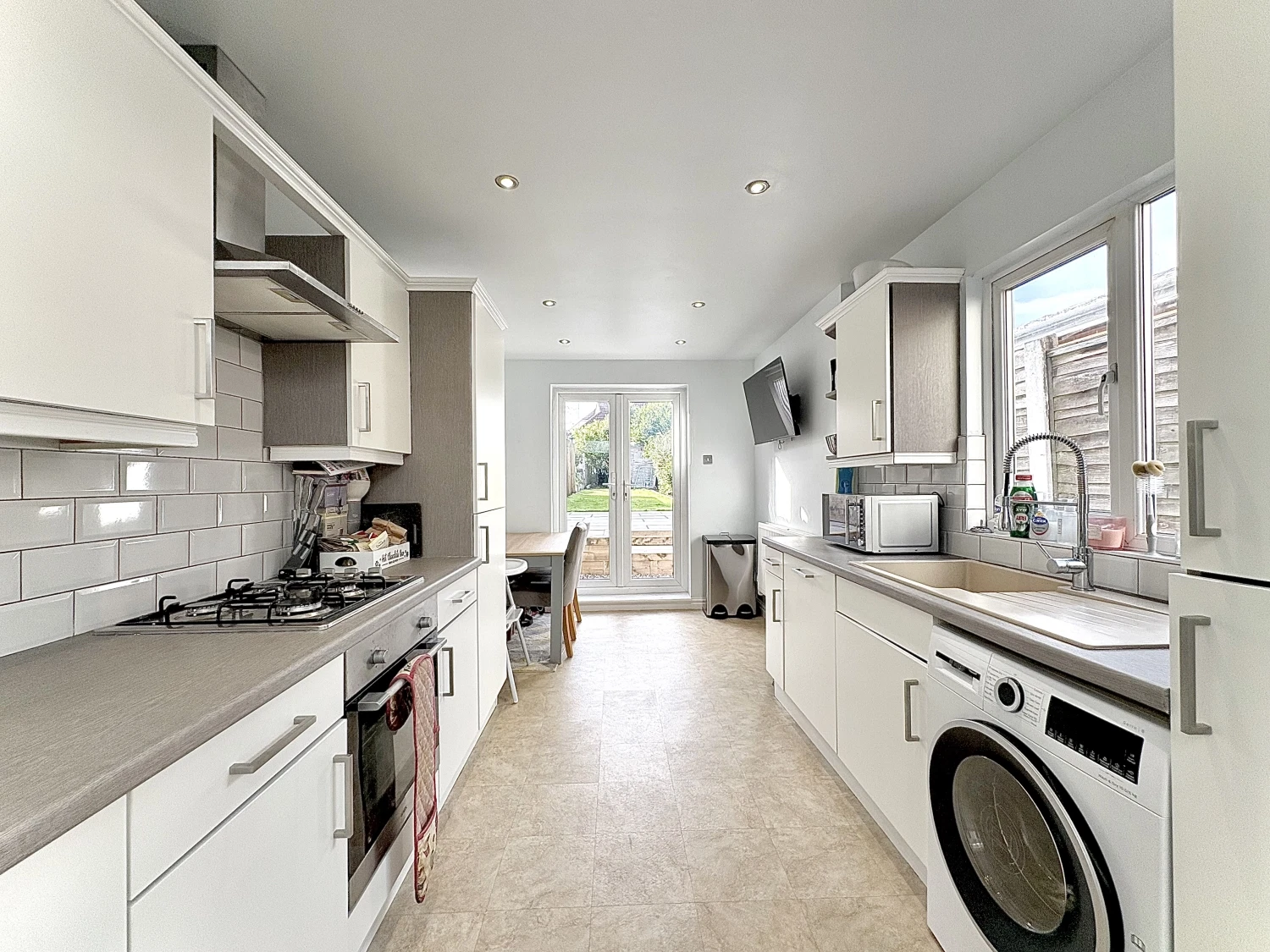 Kings Road, Sedgley, DY3 - image 8