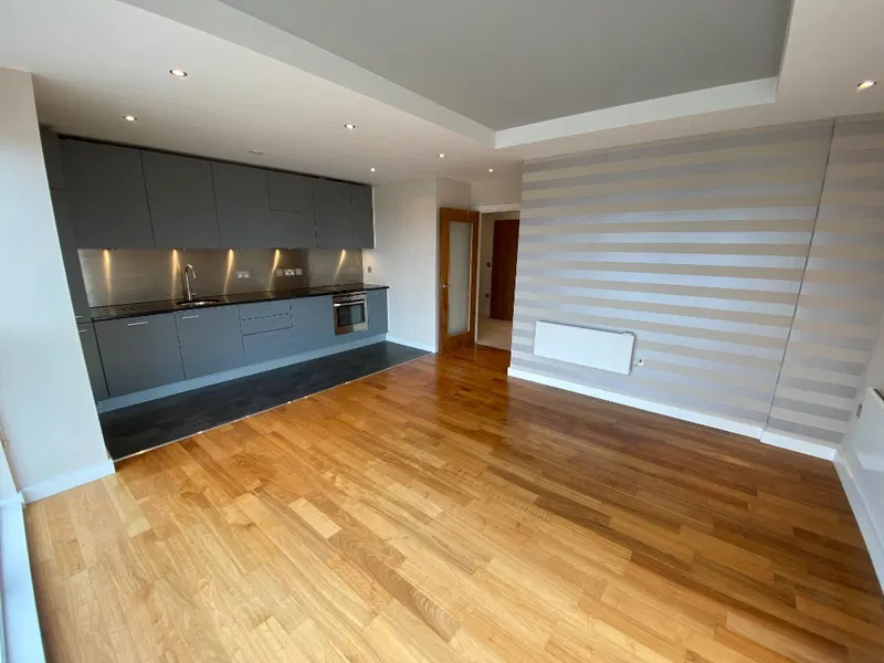 Flat 115, Admiral House, Newport Road, South Glamorgan, CF24 0DP - image 3