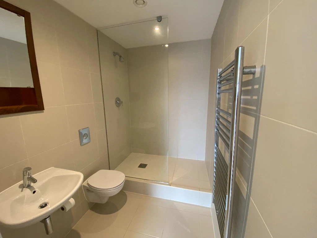 Flat 115, Admiral House, Newport Road, South Glamorgan, CF24 0DP - image 7