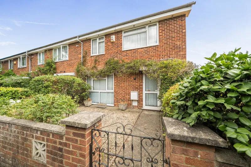Frenchs Wells, Woking, Surrey, GU21