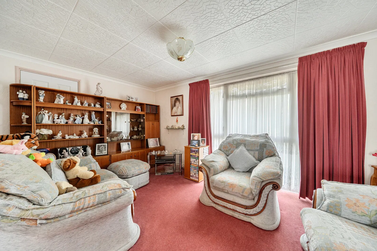 Frenchs Wells, Woking, Surrey, GU21 - image 3