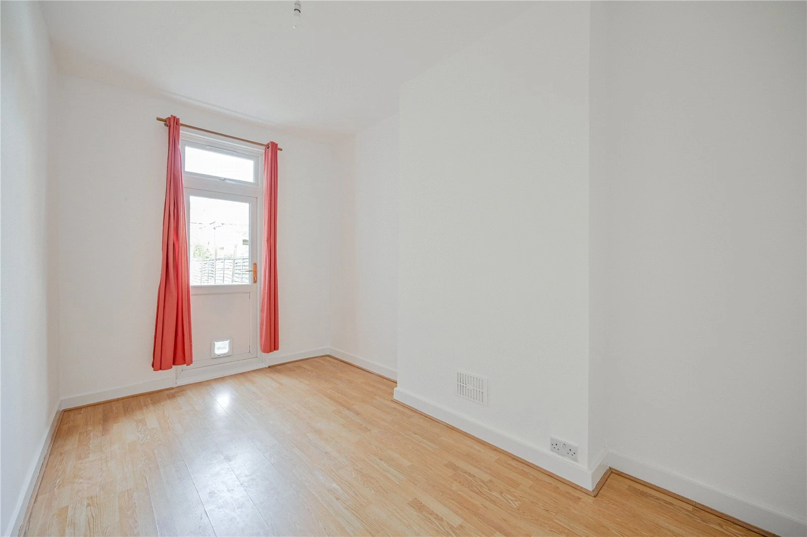 Sirdar Road, London, N22 6QS - image 9